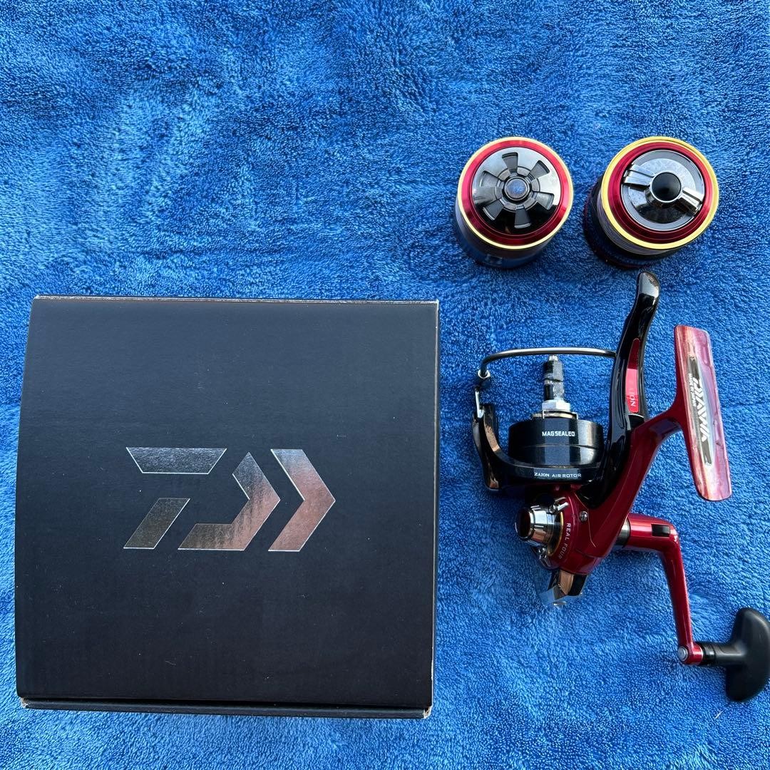 Daiwa Tournament ISO Kyougi LBD Spinning Reel REAL FOUR With Spare Spool