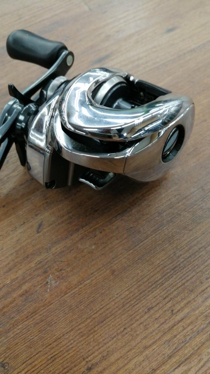 Shimano 19 Antares Hg Bait Reel from Japan