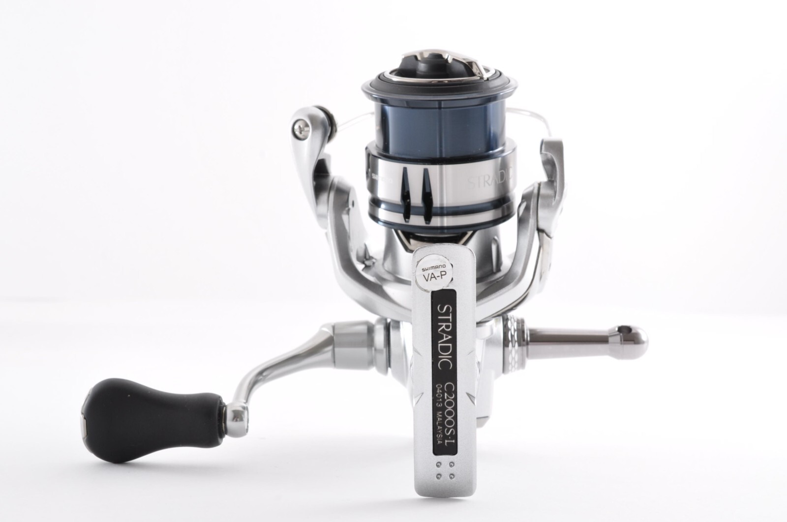 Shimano 19 Stradic C2000S Near Mint Fishing Spinning Reel from Japan B0198