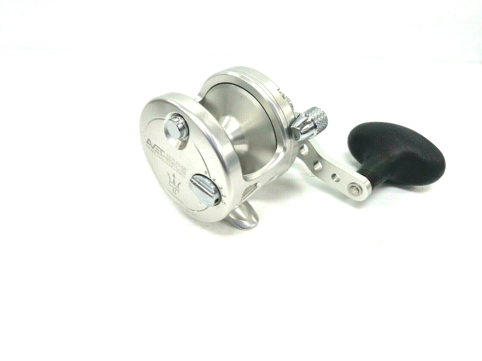 Avet SXJ5.3 MC G2 NGP Single Speed Lever Drag Reel – Right Hand – SILVER