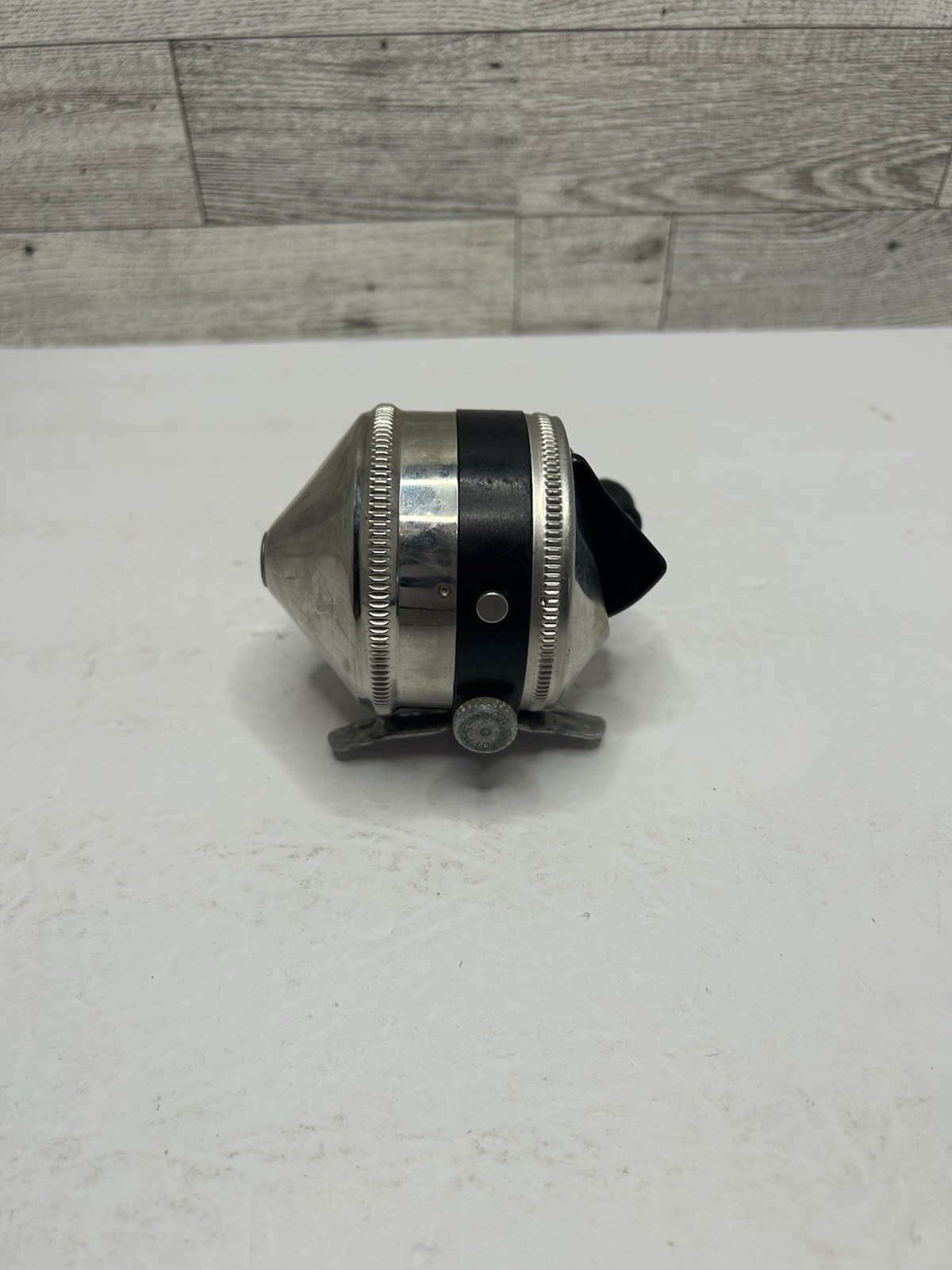 Vintage Zebco „Spinner“ Model 33 Spincasting Fishing Reel Made In USA Metal Foot