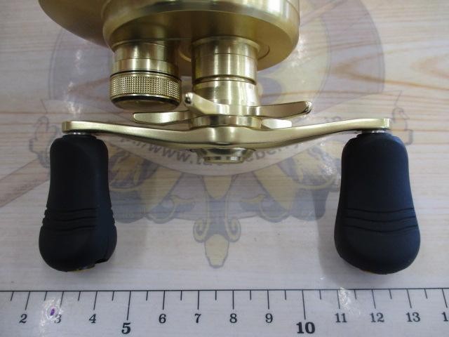Shimano 15 Calcutta Conquest 200HG Baitcast Reel RH82 03439 Excellent