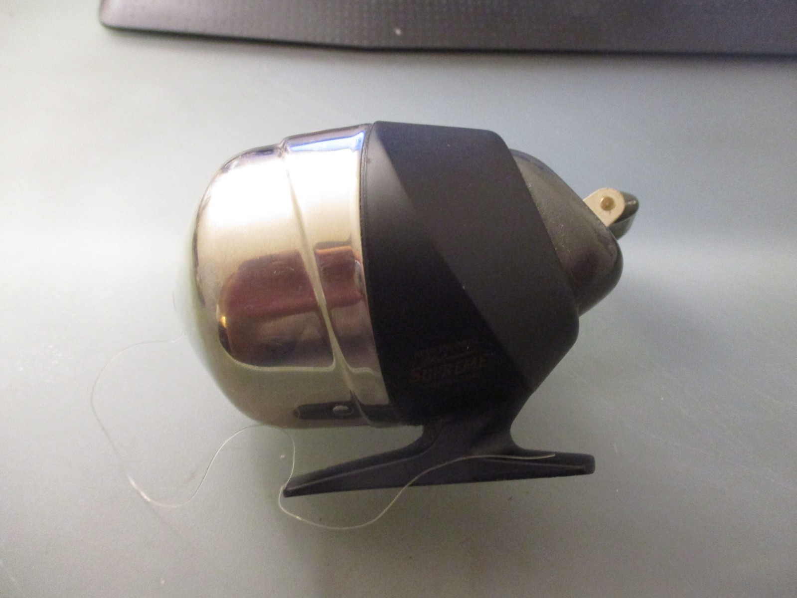 Shakespeare Spincasting Fishing Reel SY10 U Gear Ratio:3.4:1 75yds./10lb.