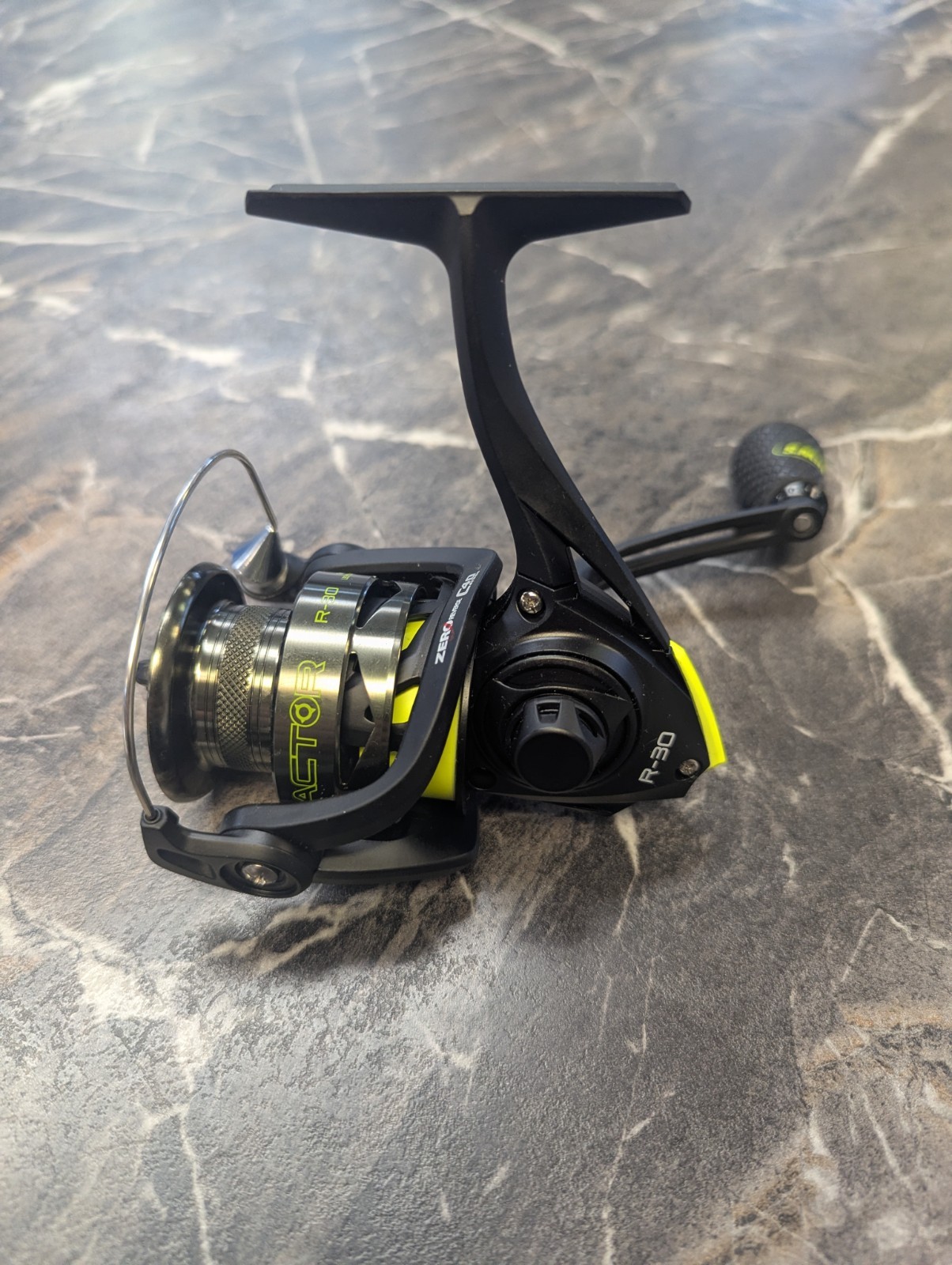 LEWS REACTOR R-30, ZERO REVERSE, 10 BEARING SYSTEM SPINNING FISHING REEL