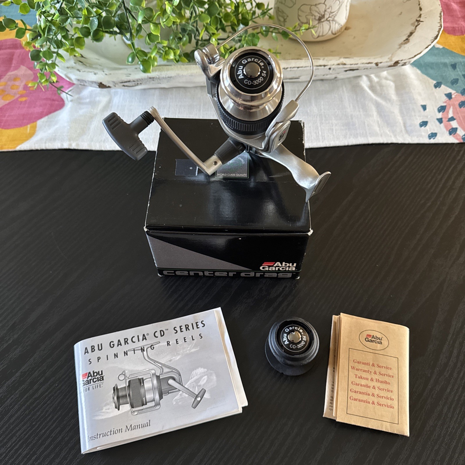 Abu Garcia Center Drag Spinning Reel CD-3000 S4 Extra Spool Comes With Box!