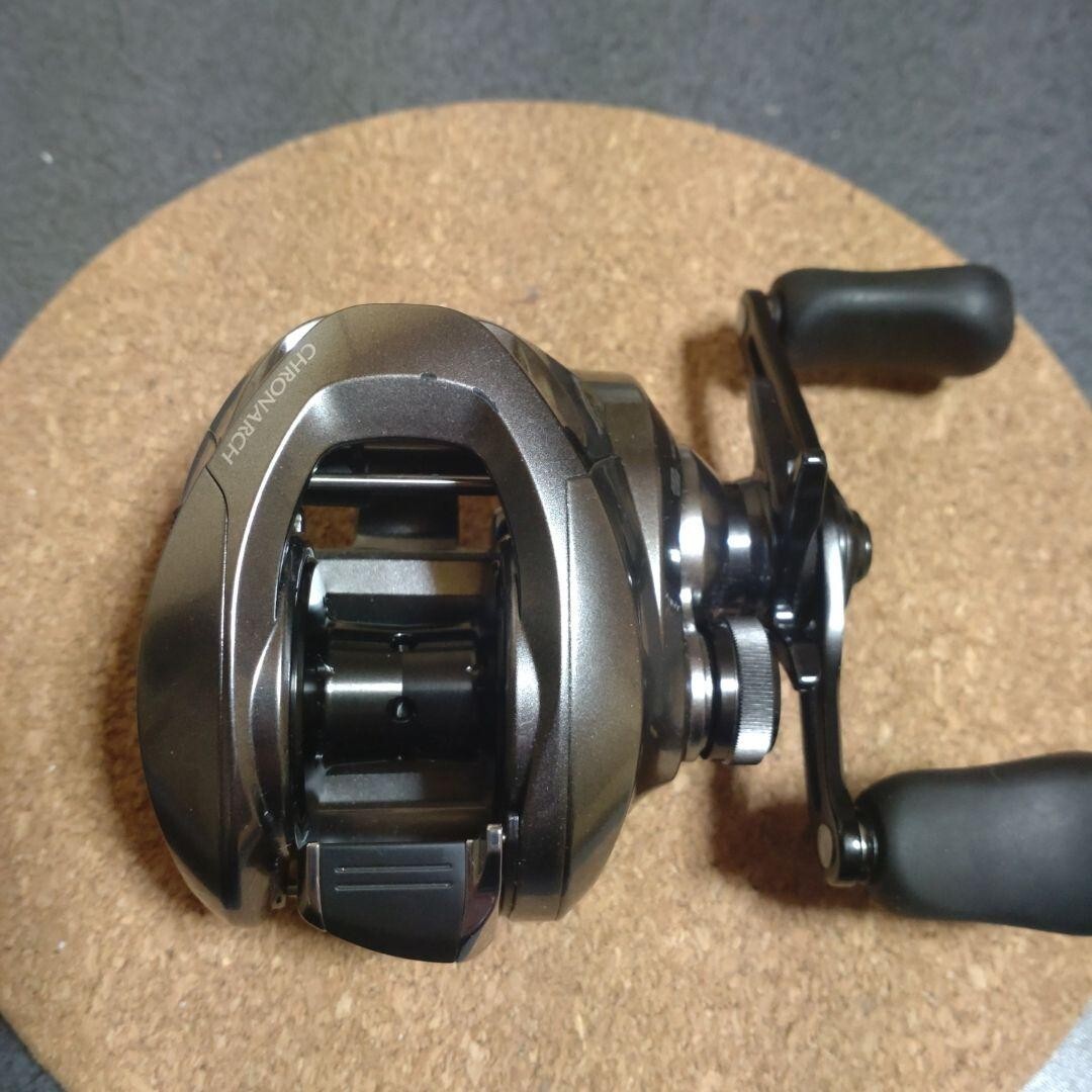 Shimano 17 Chronarch MGL 150 Right Baitcasting Reel Right Handle Excellent JAPAN