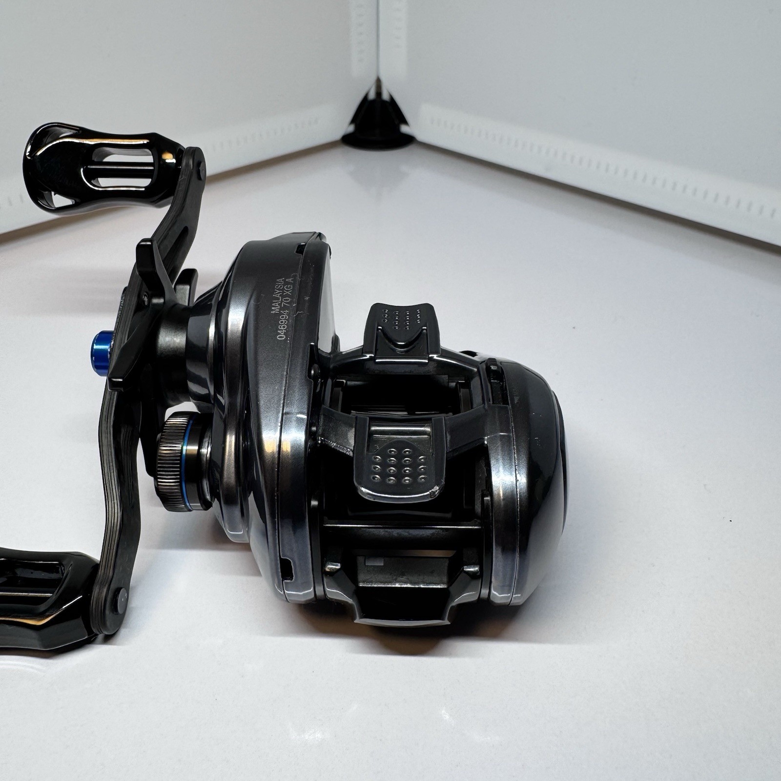 Shimano 24 SLX 70XG Right Handed Baitcasting Reel Custom Handle Good Used