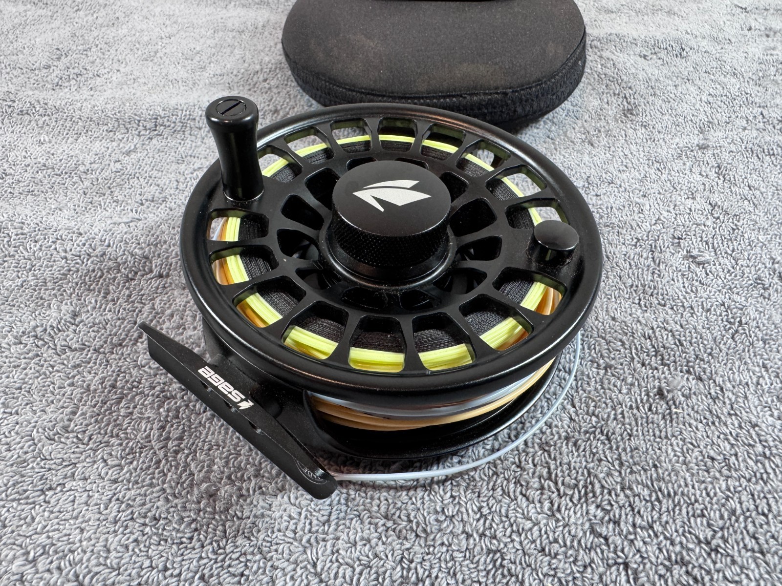 Pre-Owned Sage Enforcer 7/8 Fly Fishing Reel Granite with Pouch