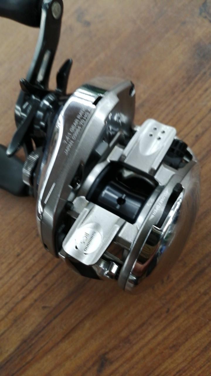Shimano 19 Antares Hg Bait Reel from Japan