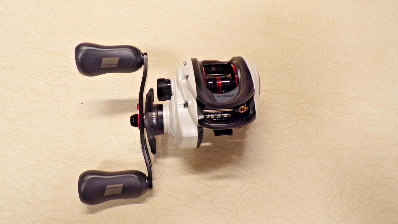 NEW – ABU GARCIA AMBASSADEUR MAX PRO REEL – 7:5:1 GEAR RATIO – 9 BALL BEARING.