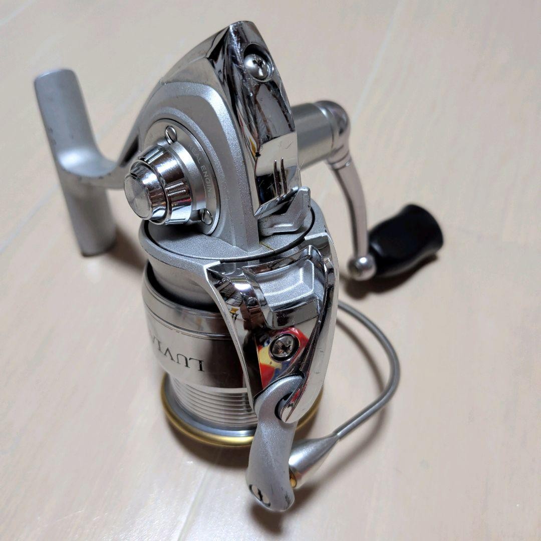 Daiwa 07 Luvias 2506 Spinning Reel Japan Authentic
