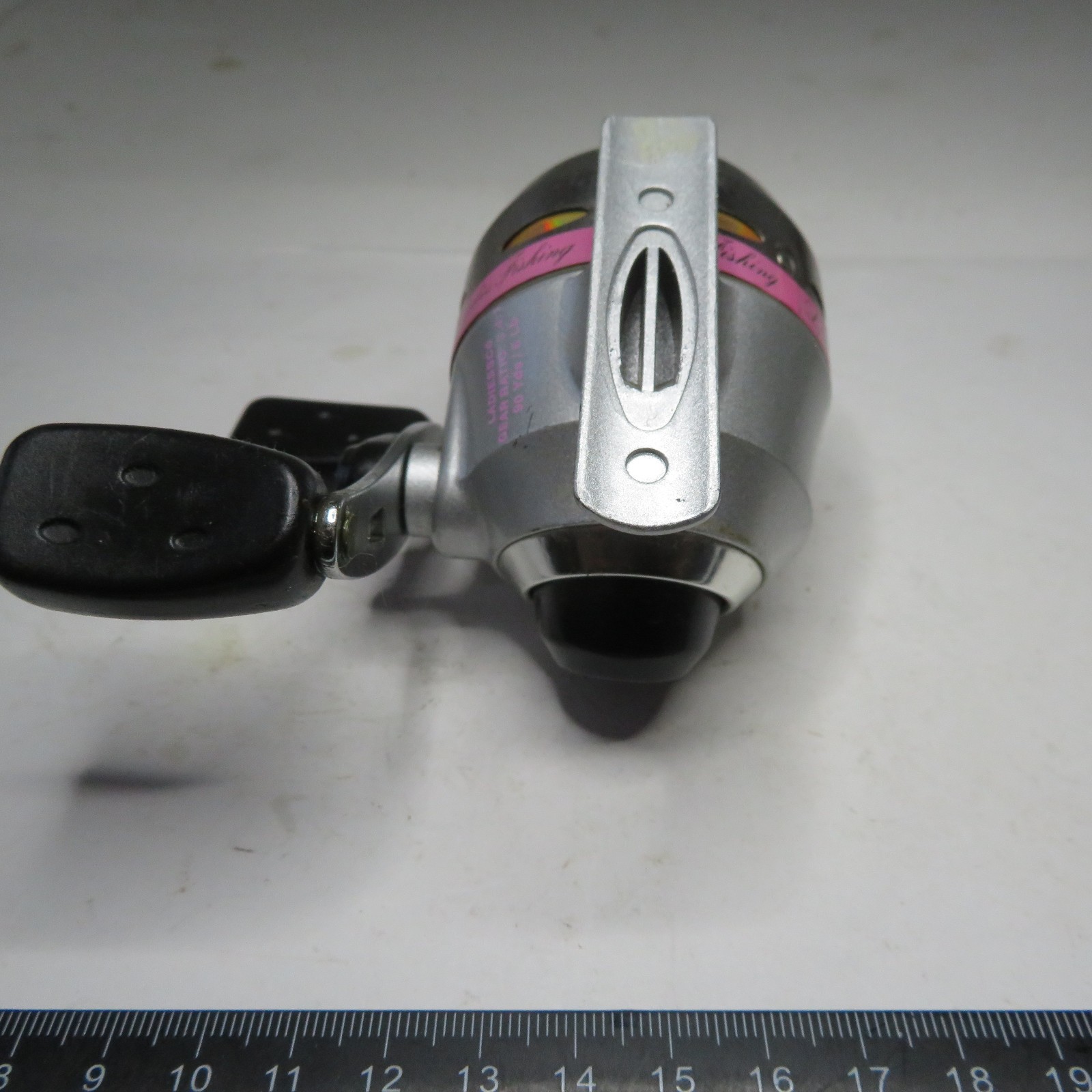 FISHING REEL SHAKESPEARE LADIES SC6 ,RATIO 3.4:1 , LINE 6 LB 90YD RT HAND WORKS