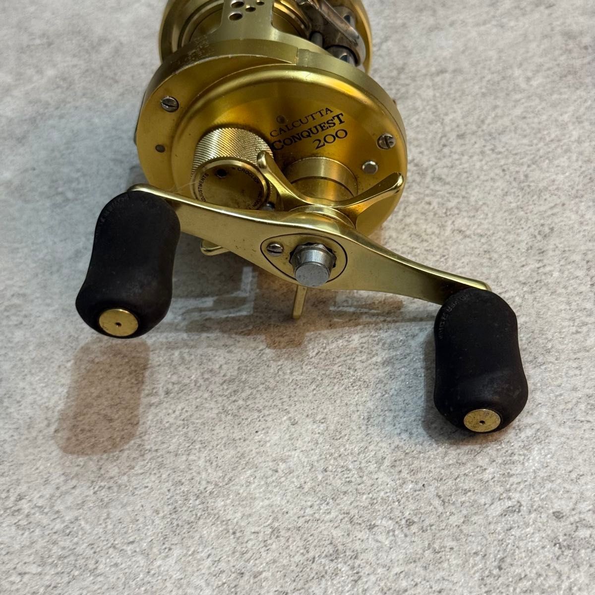 Shimano Calcutta Conquest 200 RH440 Bait Reel