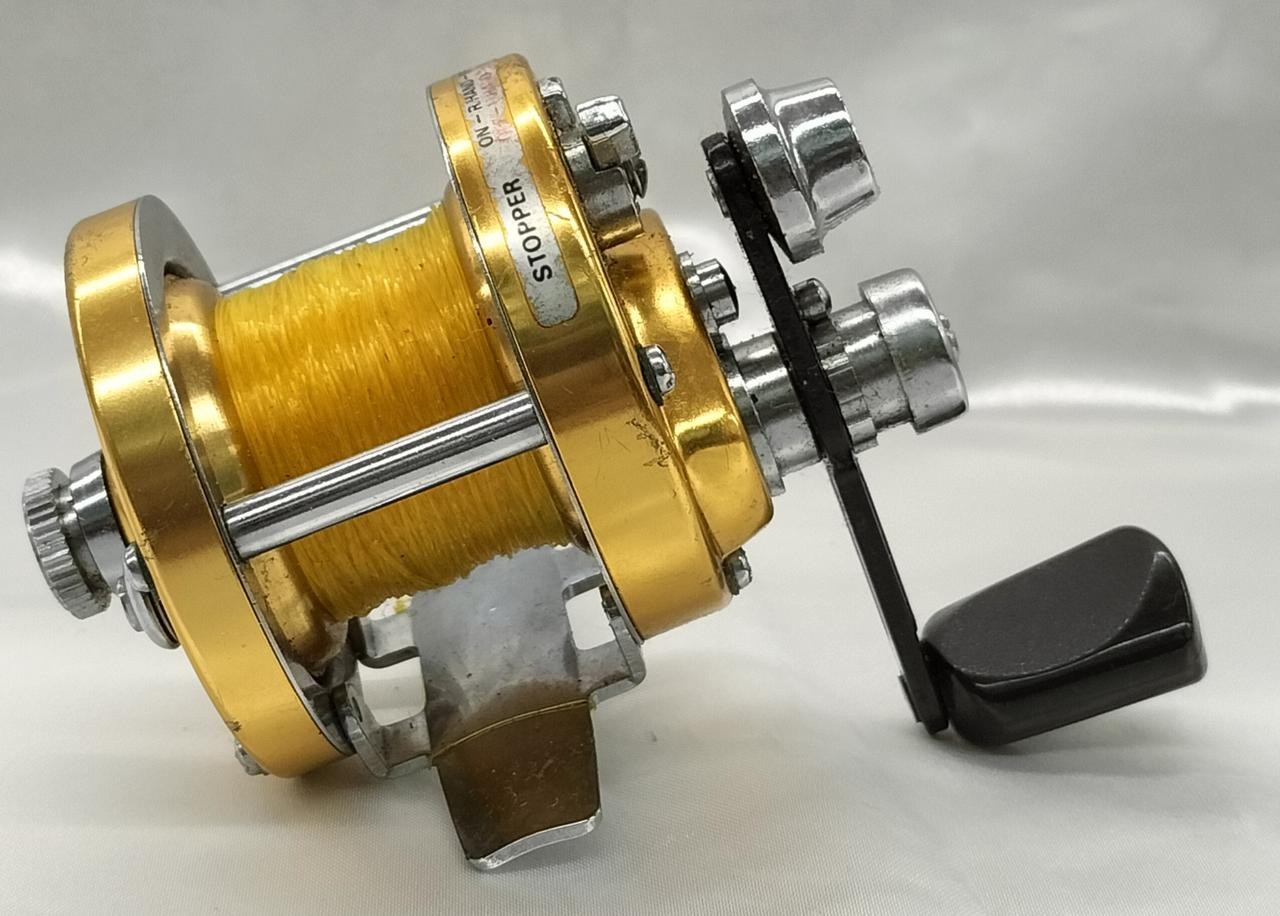 Daiwa Coronet 100 Baitcasting Reel, Fishing Gear, Used with Bag, 4.3in/11cm