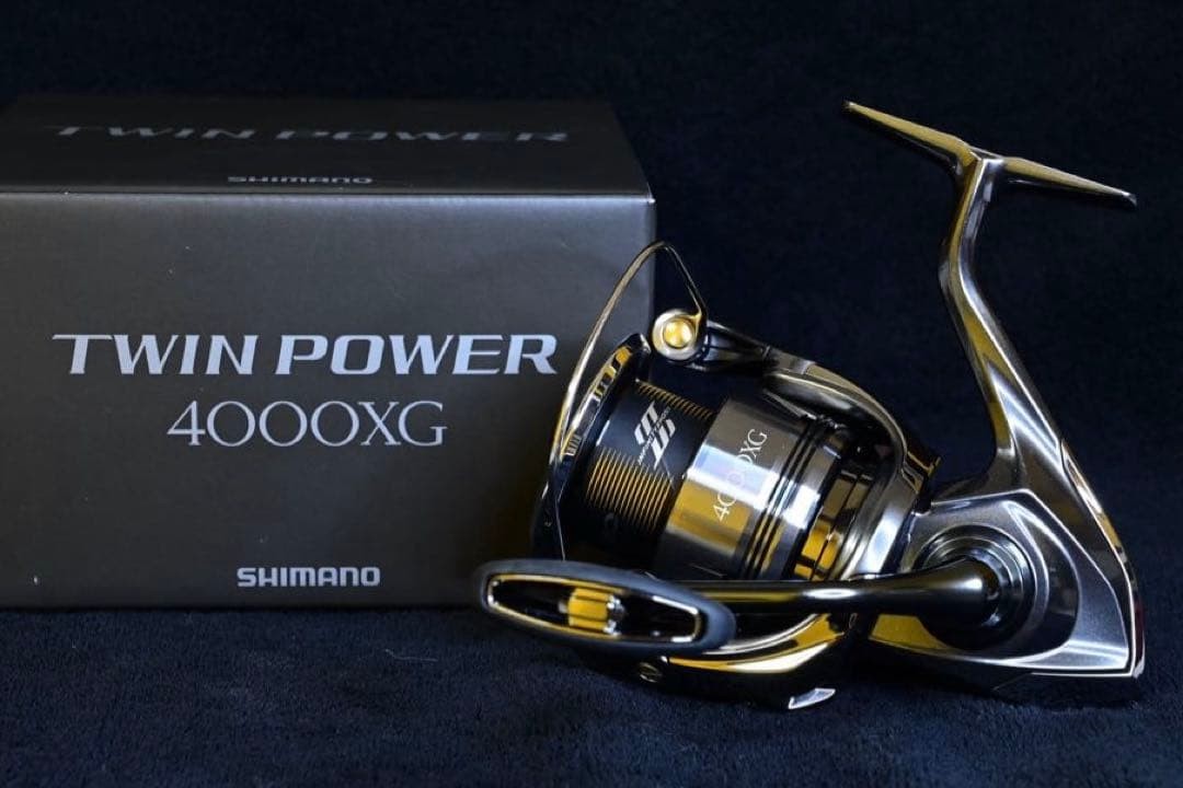 Excellent SHIMANO 24 Twin Power Spinning Reel 4000XG w/ Box Fishing Reel