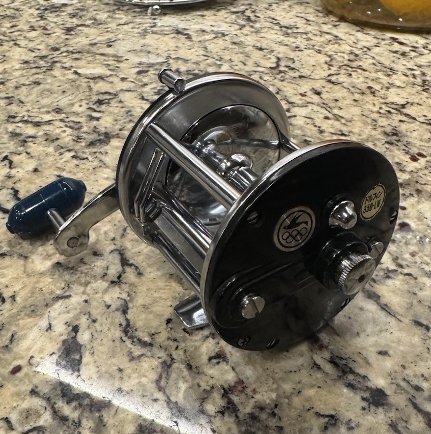 Olympic Dolphin 350-LW Saltwater Fishing Reel Japanese Right Handed