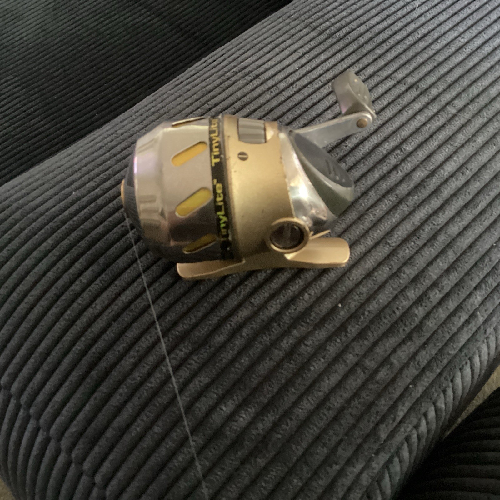Tinylite Fishing Reel, By Bass Pro Shop, 4.1:4 70 Yards / 4 Lb. Line, Two Tone.