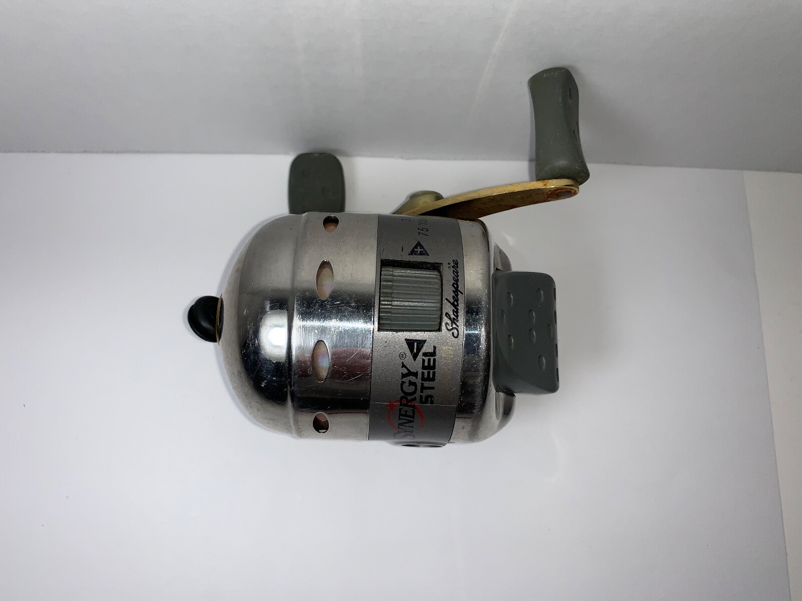 Shakespeare Synergy Steel Titanium 2000TI Closed Face Fishing Reel-China