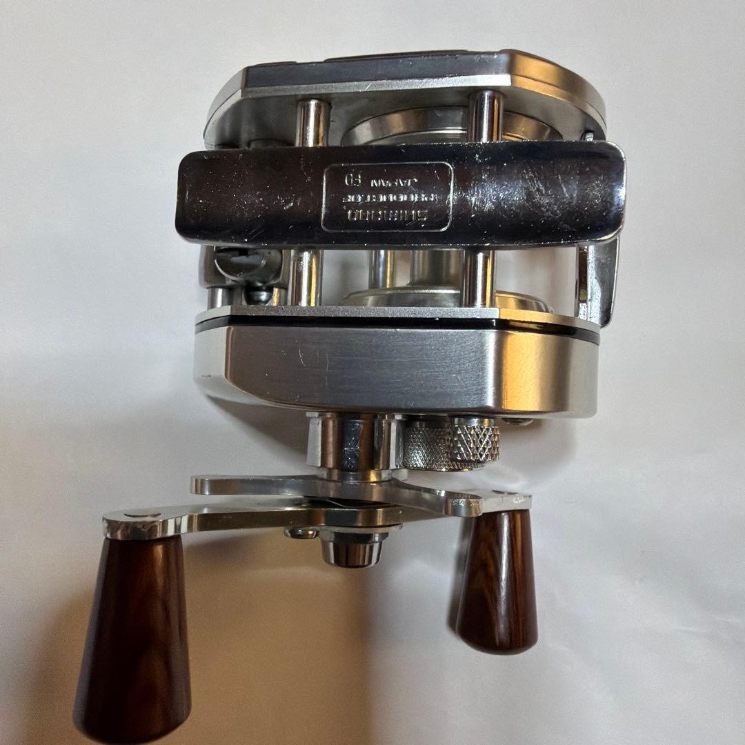 Shimano Bantam 100 Fishing Reel 4.7 Gear Ratio 218g Smooth Operation