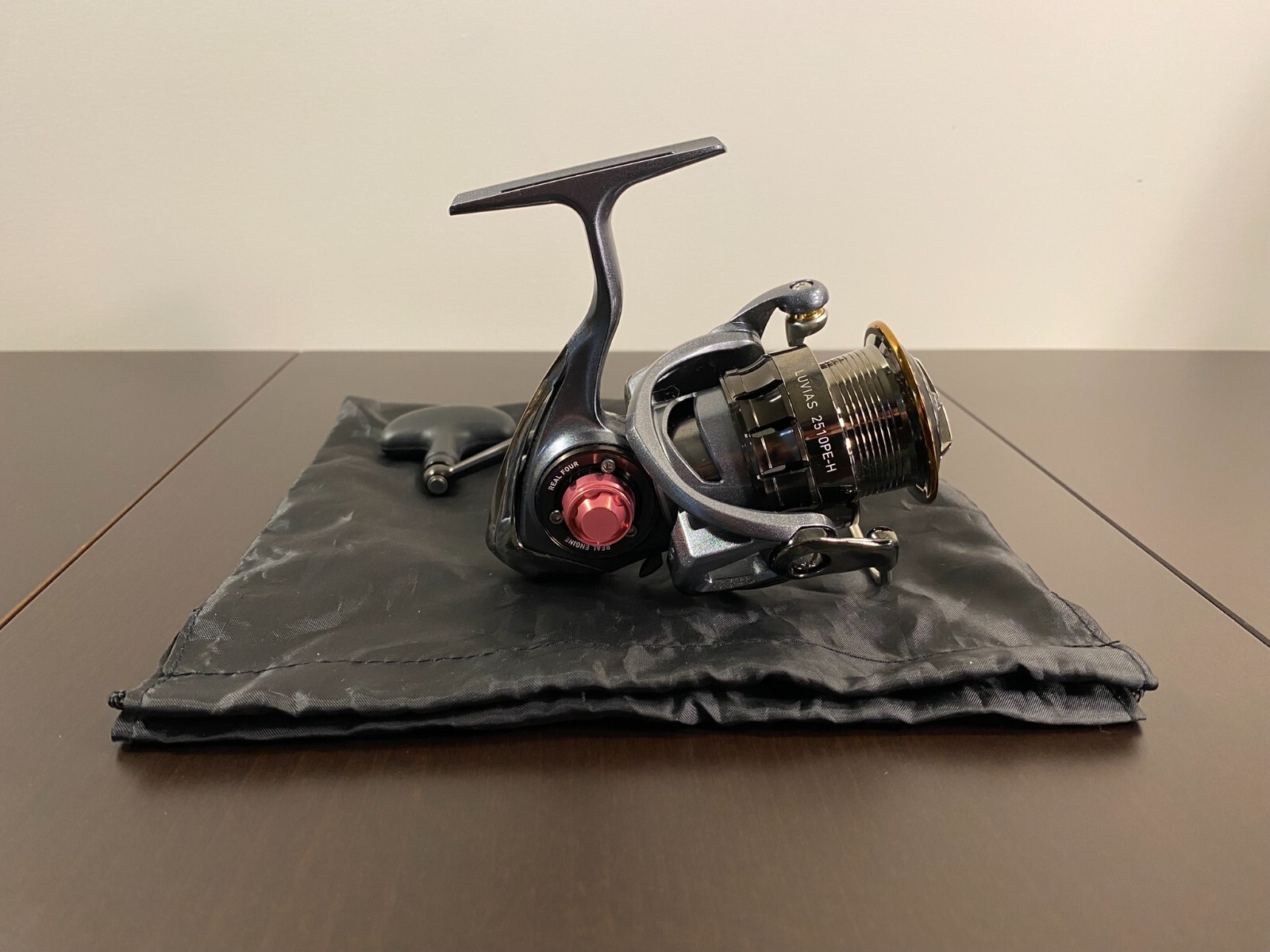 Daiwa Luvias 2510PE-H Spinning Reel, 5.7:1, LUVIAS2510PE-H, 2510, Excellent++++~