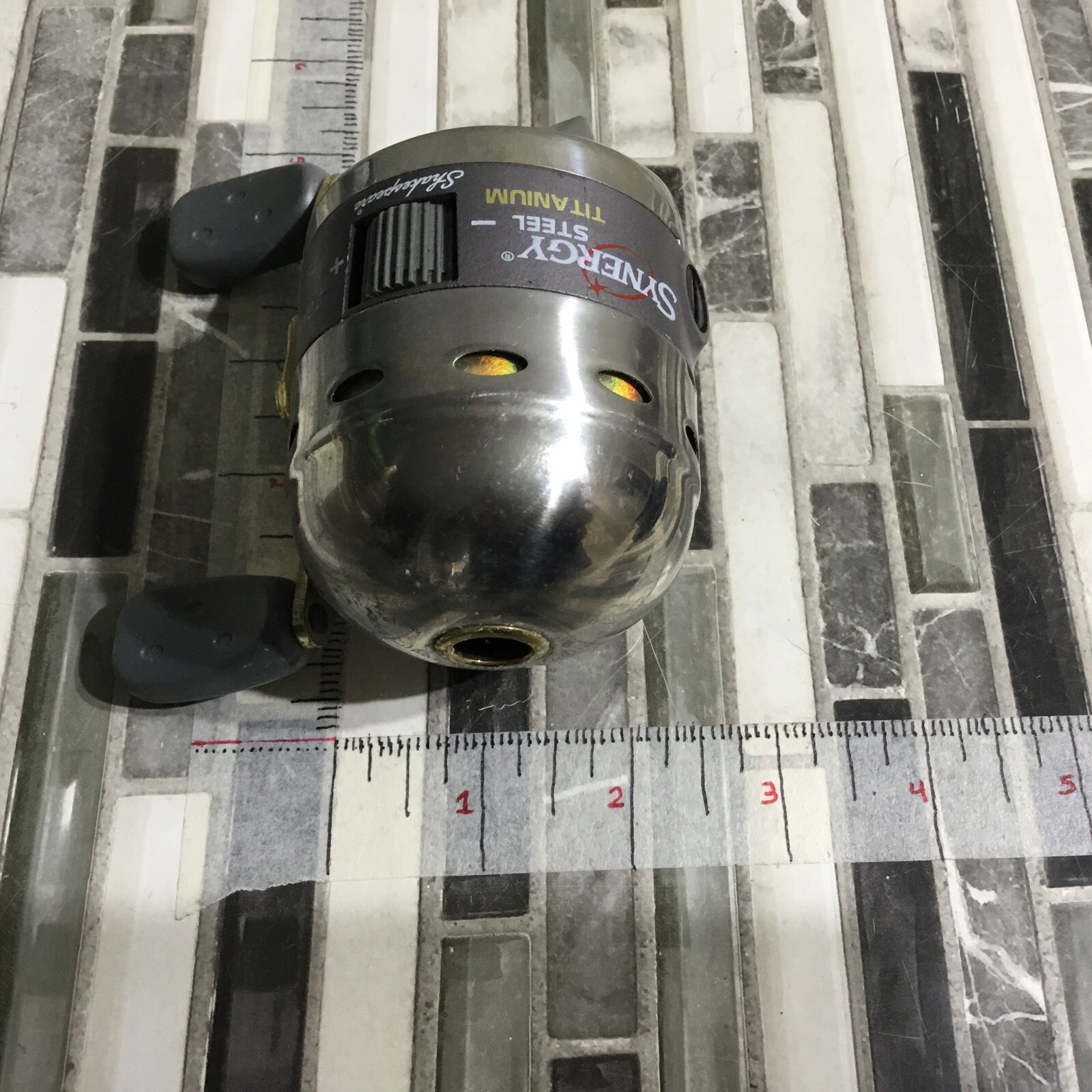 Shakespeare SYNERGY Steel Titanium 2002TI Fishing Spincast Reel Anti-Reverse