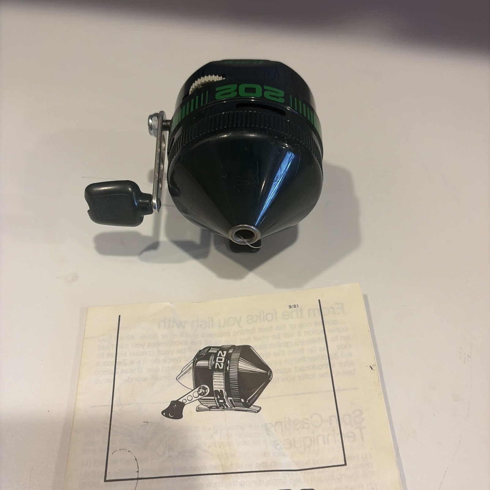 Zebco 202 Spincast Fishing Reel Right Hand Green Black Freshwater Bass Reel