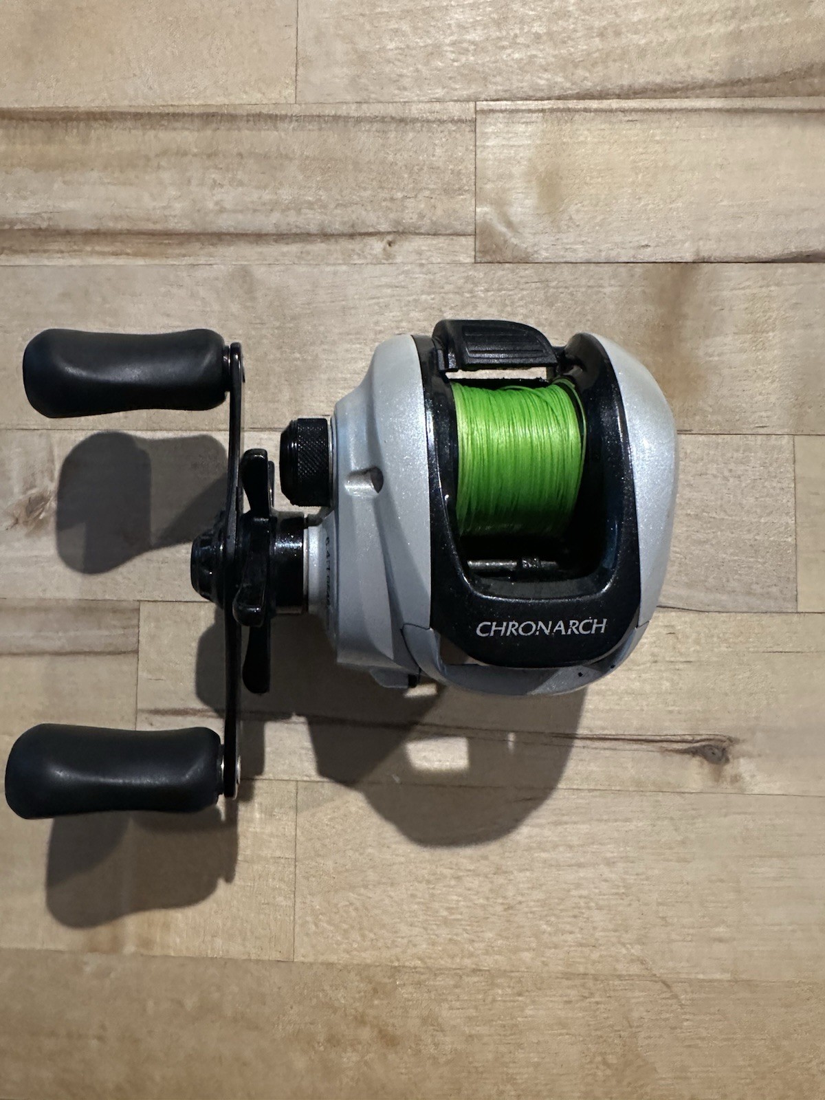 Shimano Chronarch 50E White RH Fishing Reel 6.4:1 Ratio. Rare!