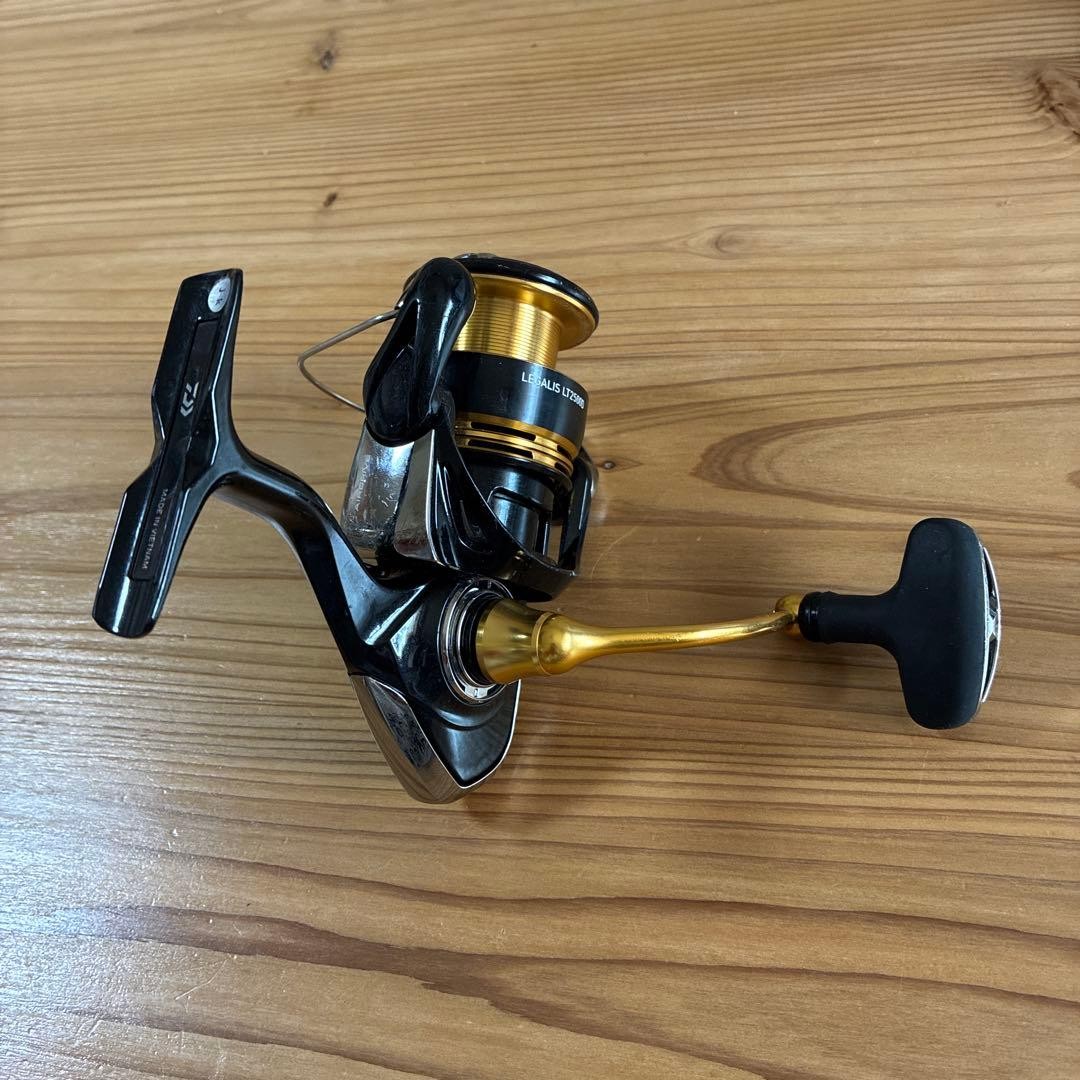 Daiwa Regalis LT2500D Spinning Reel for Freshwater Used, No Box