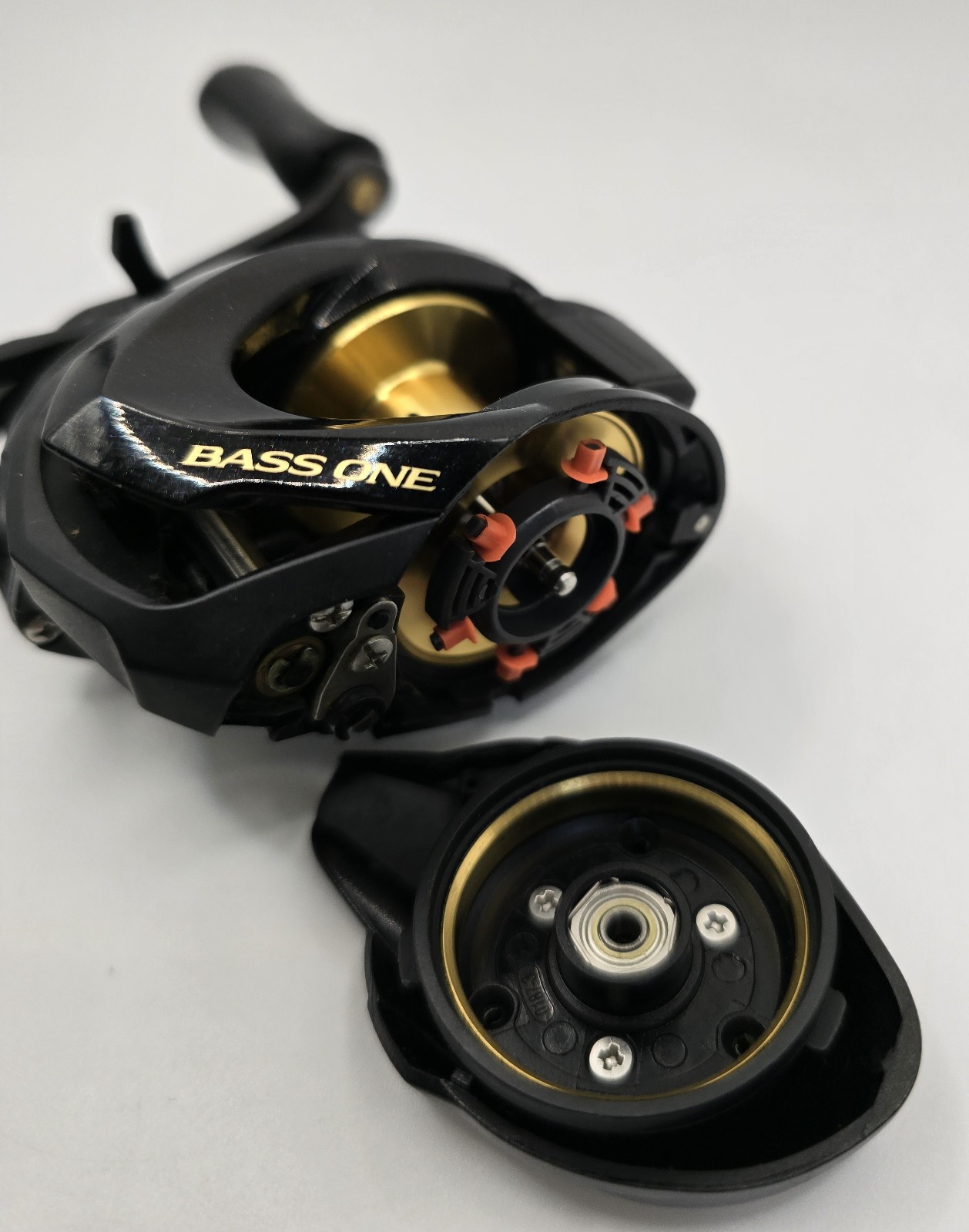 Shimano 17 Bass One XT 150 Right Baitcast Reel JDM Bass Fishing Near Mint