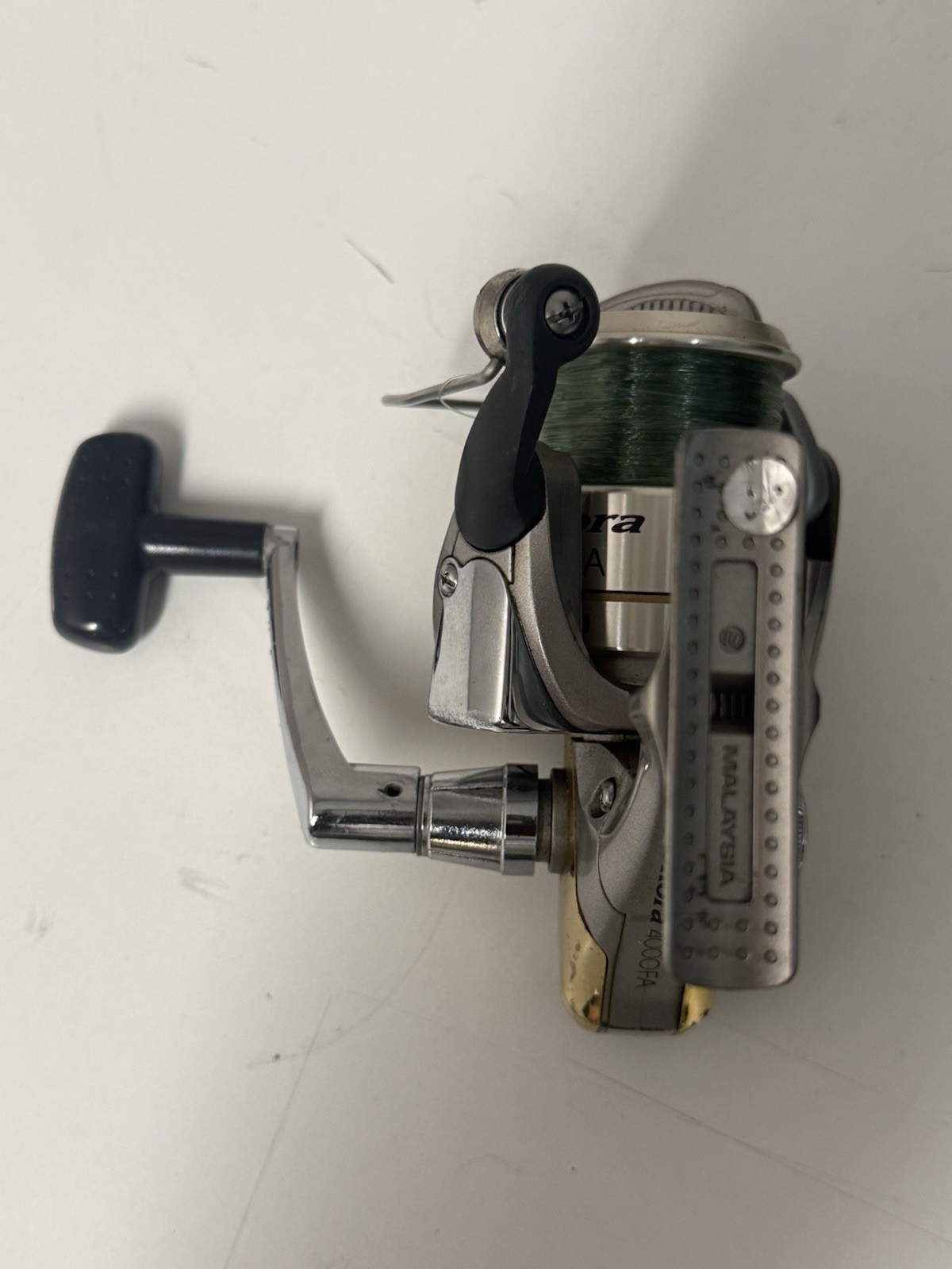 Shimano Sahara 4000FA spinning reel. Pre-owned. Made in Malaysia.