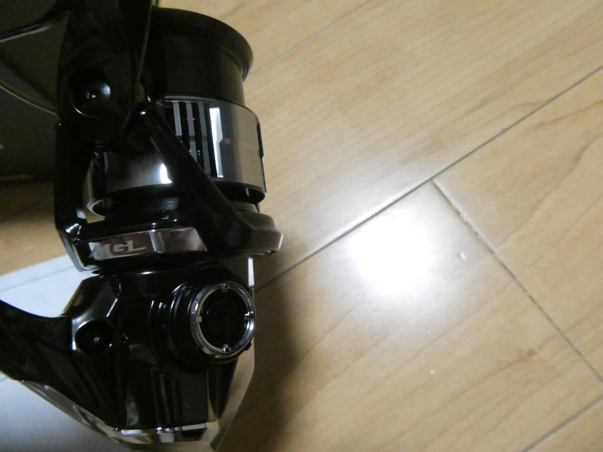 SHIMANO 23 Vanquish C2000S Spinning Reel JDM