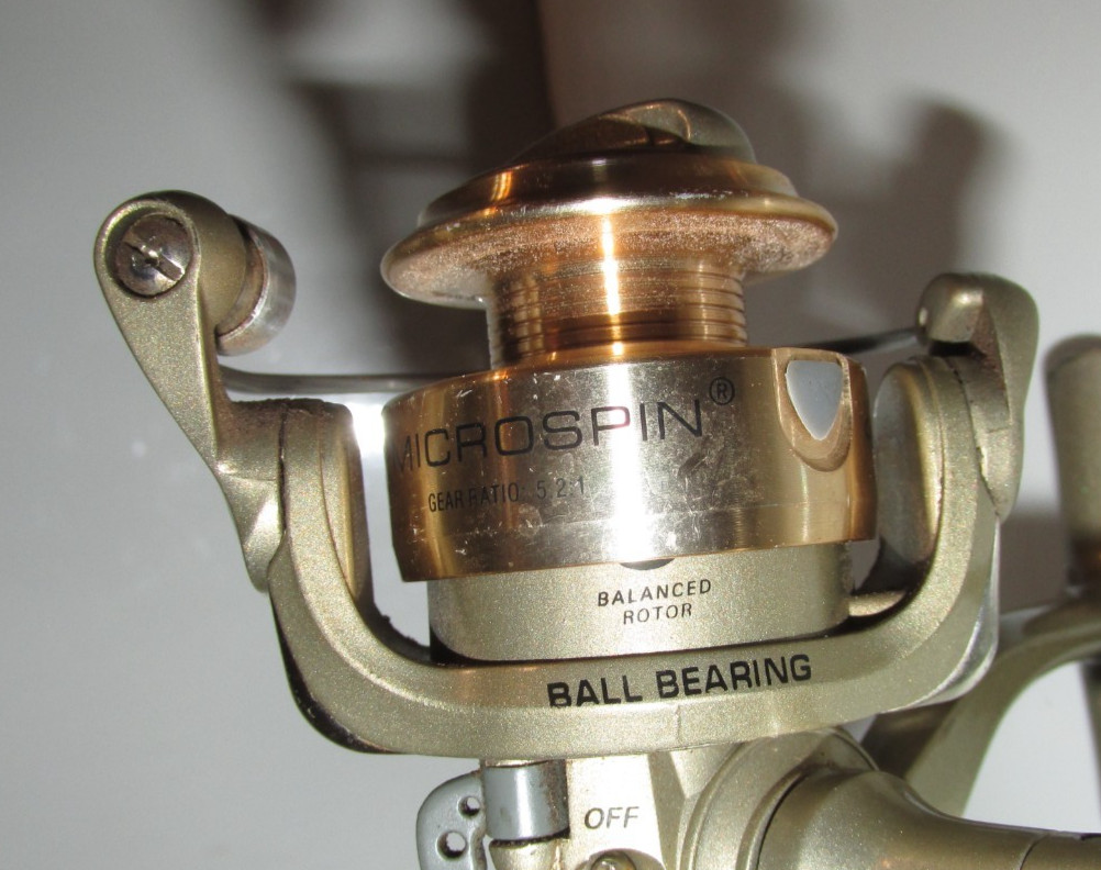 R #19 – Shakespeare Microspin MSS4 Spinning Reel, Reels smoothly