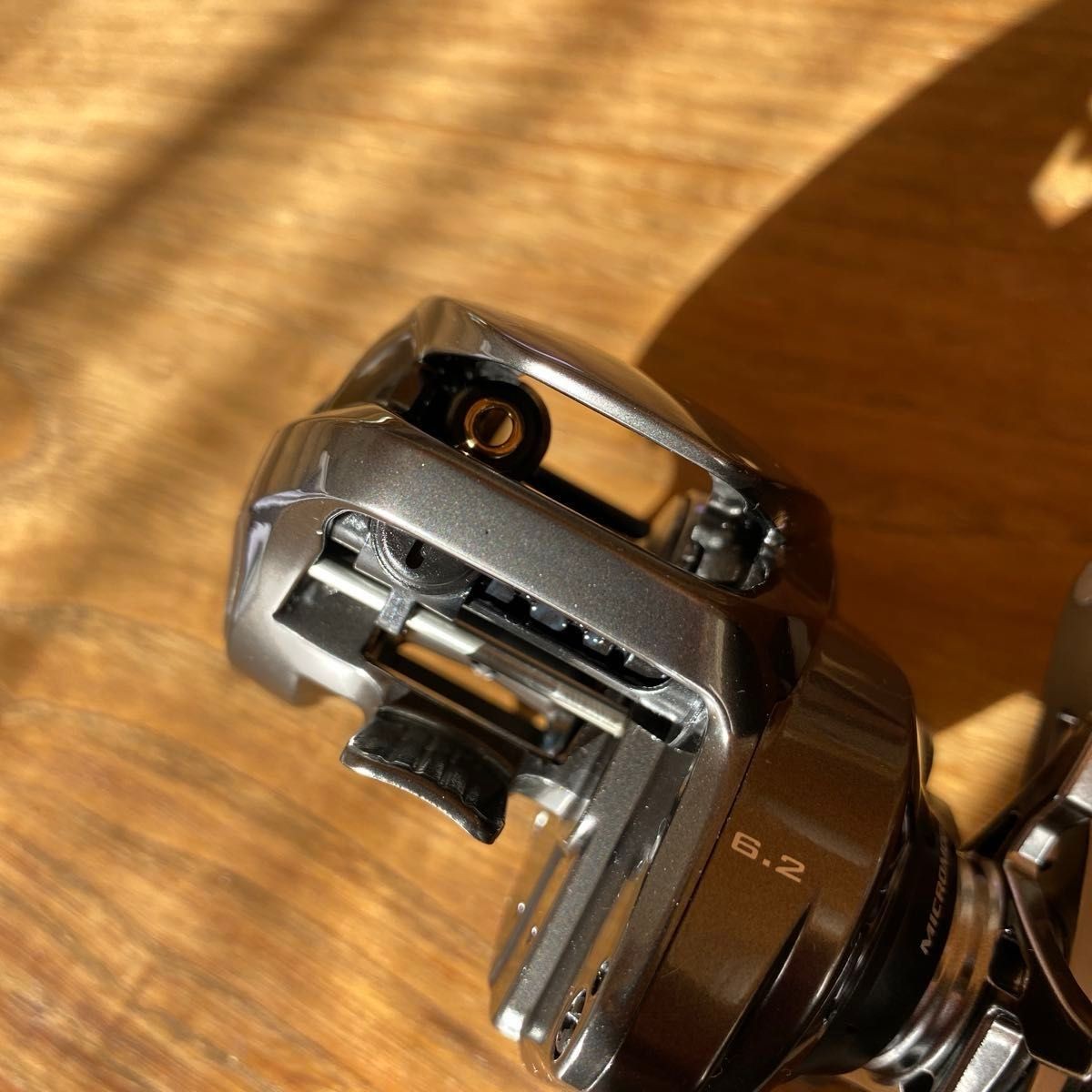 Shimano 20 Metanium Left-Hand Baitcasting Reel