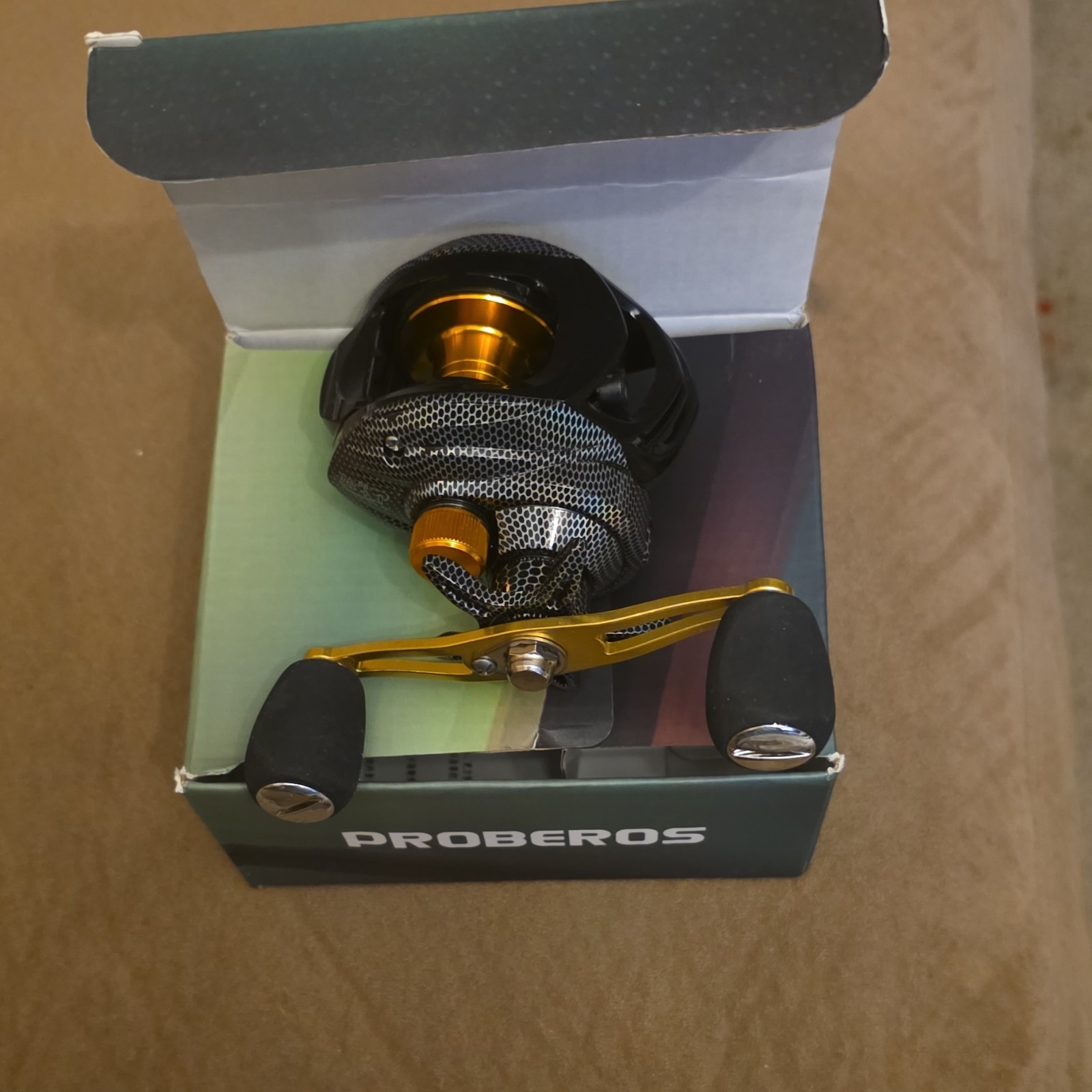 PROBEROS DW132PPR Low Profile Baitcast Reel 7.2:1 Right Hand 18+1BB Black/Gold