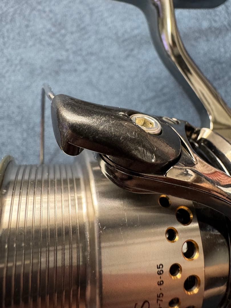 Used SHIMANO 01STELLA FW 2000S spinning reel body