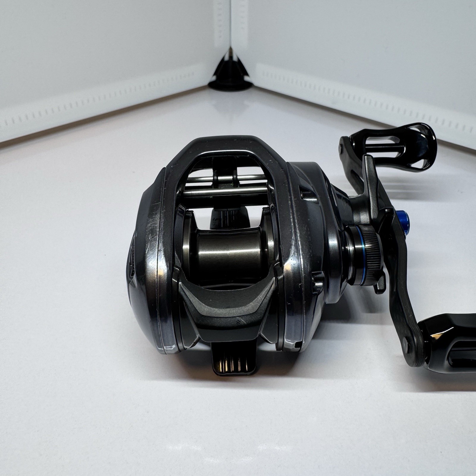 Shimano 24 SLX 70XG Right Handed Baitcasting Reel Custom Handle Good Used