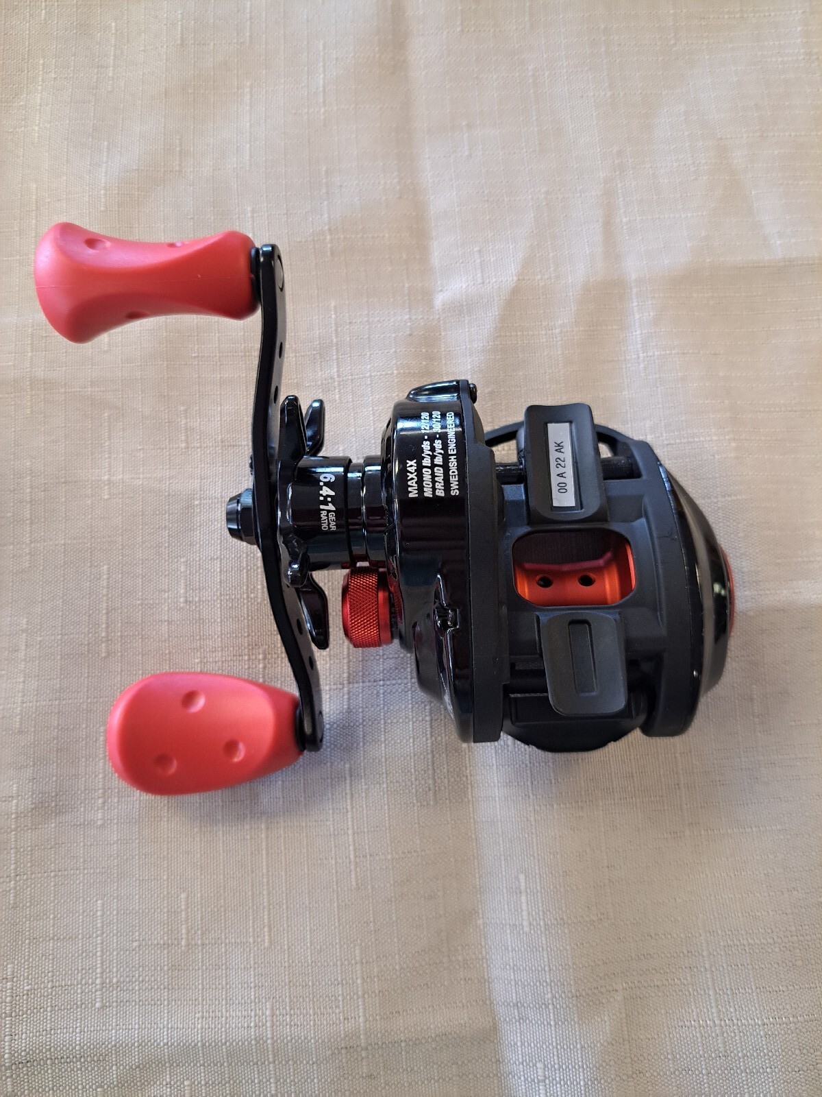 Abu Garcia MAX 4X Reel, 6.4:1, 5 Bearing Black/Red Right Handed