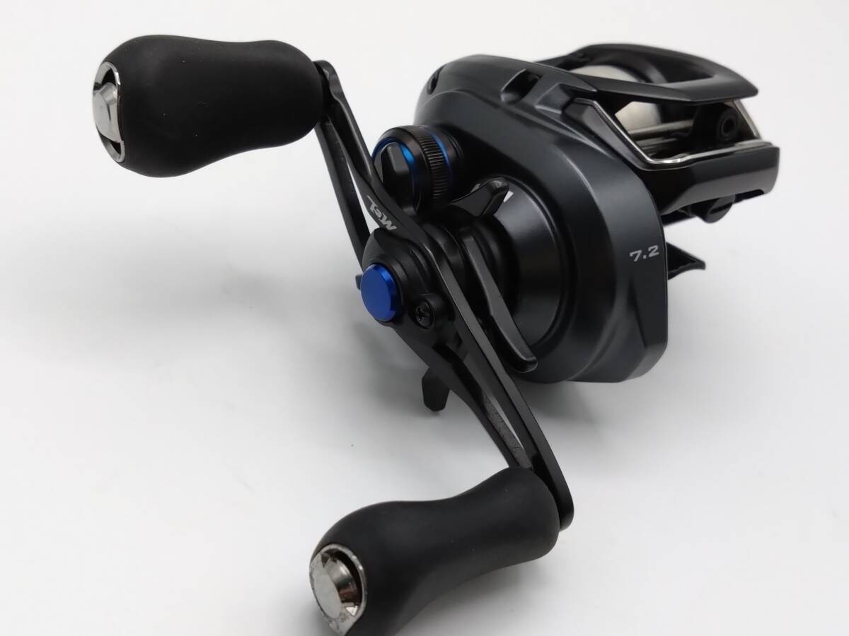 Shimano SLX MGL 70HG Right Handle Fishing Reel 7.2 Gear Ratio