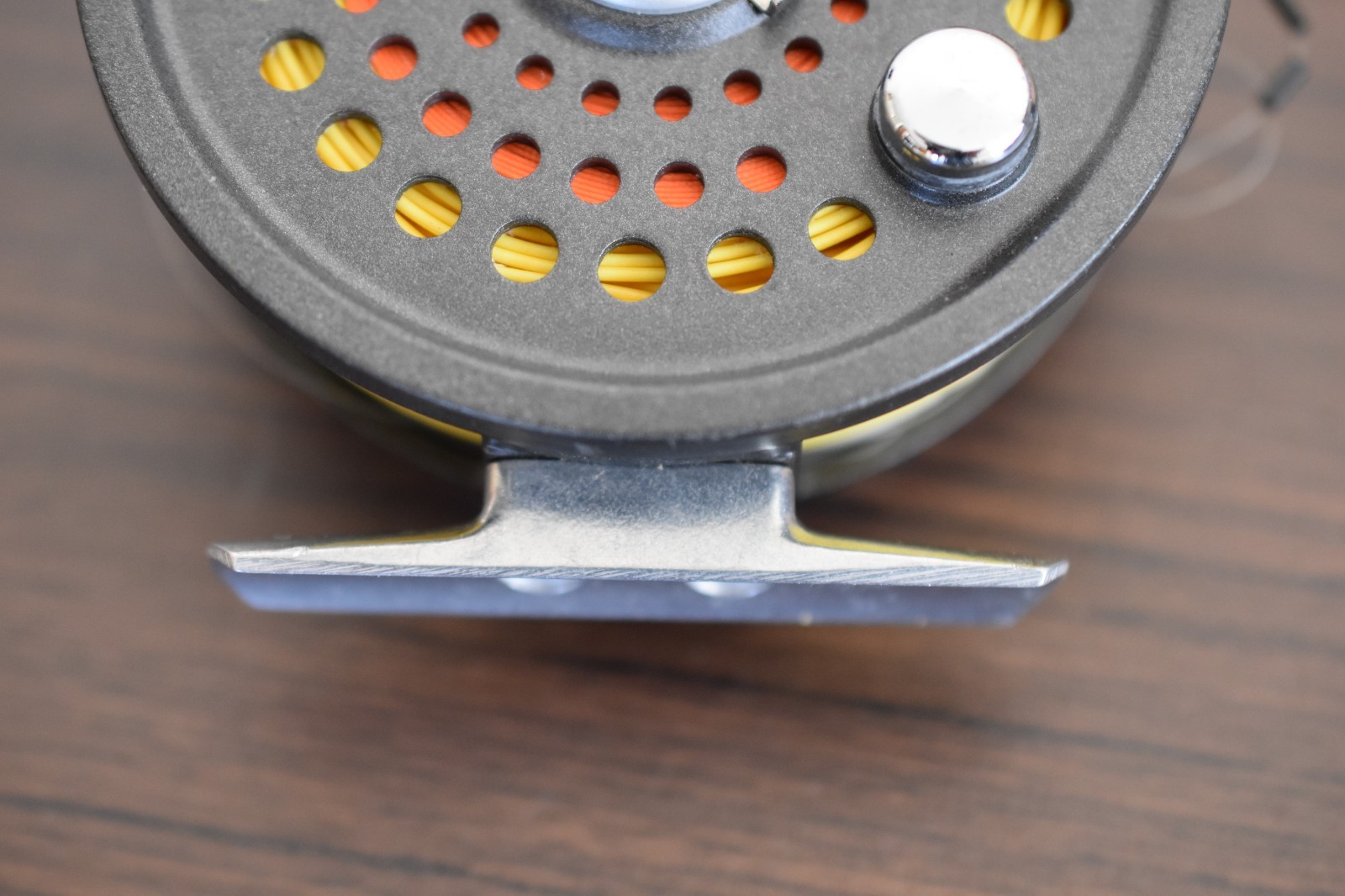Orvis Battenkill Disc 7/8 Fly Reel Silver Rim, Smooth Operation, Minor Scratches