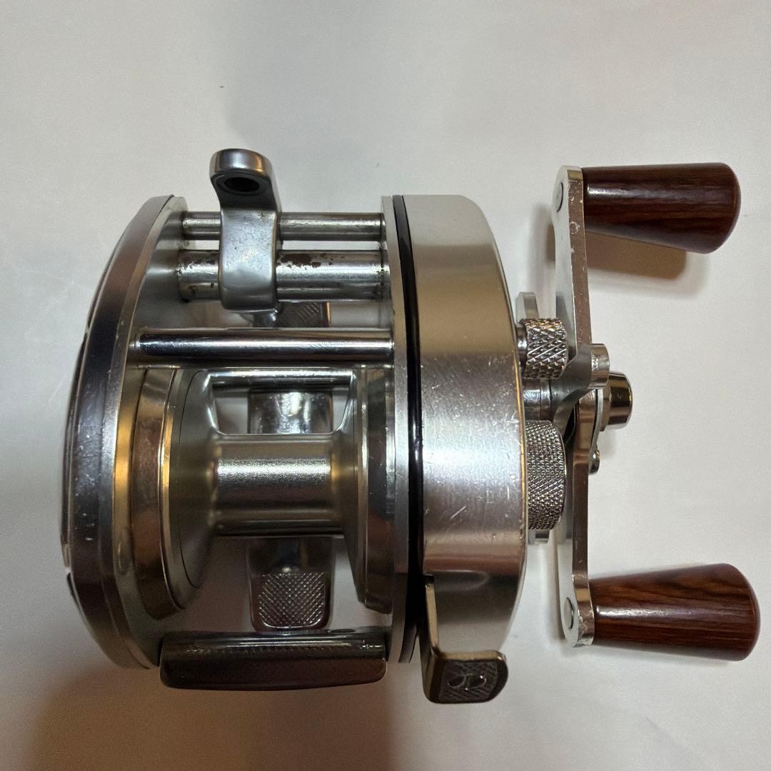 Shimano Bantam 100 Fishing Reel 4.7 Gear Ratio 218g Smooth Operation