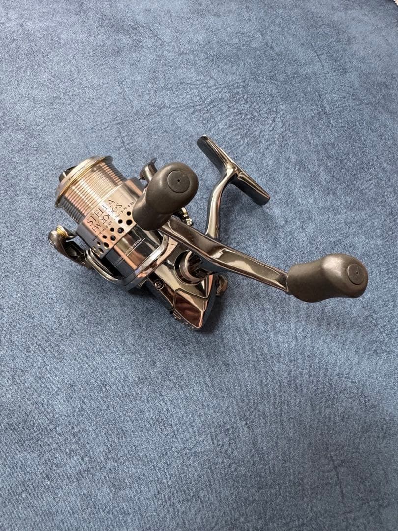 Used SHIMANO 01STELLA FW 2000S spinning reel body
