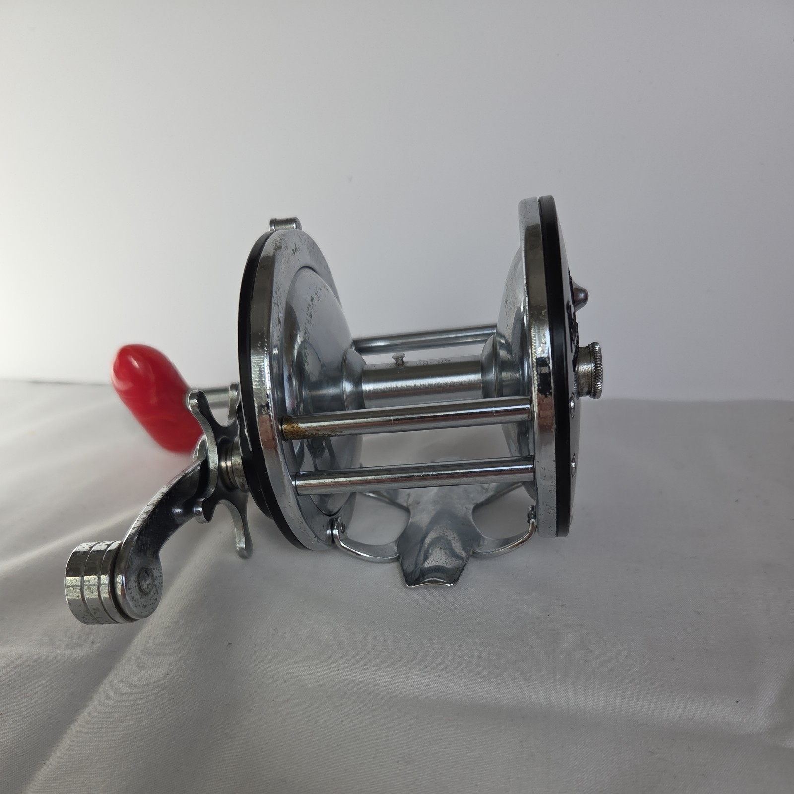 FISHING REEL VINTAGE PENN 65 LONG BEACH STAR DRAG RIGHT HANDED WORKING CLEAN