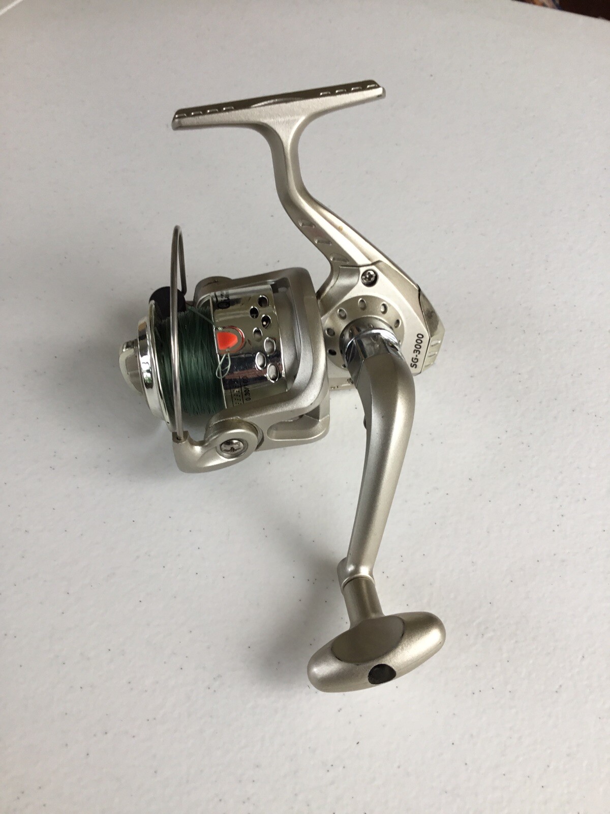Silver SG3000/10 lbs Spinning Fishing Reel, Fresh/Saltwater, Shore/Offshore, New