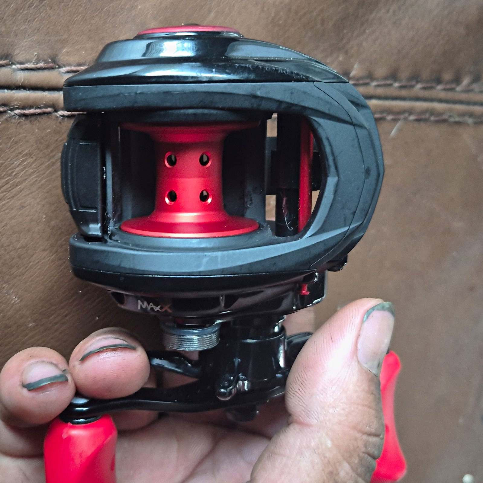 Abu Garcia Max X MAX4X Baitcast Reel 6.4:1 RH 24lb Drag 5BB Black/Red