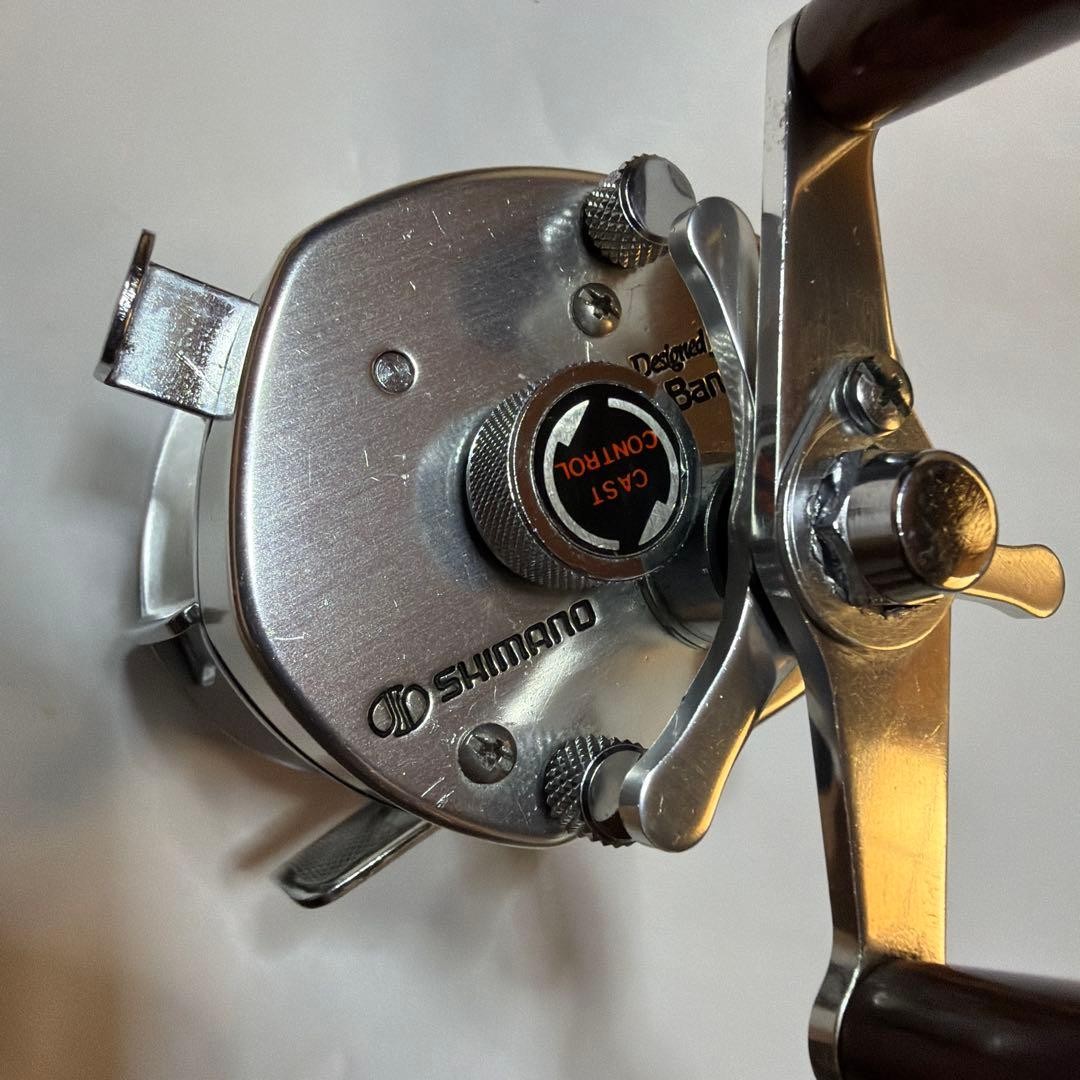 Shimano Bantam 100 Fishing Reel 4.7 Gear Ratio 218g Smooth Operation