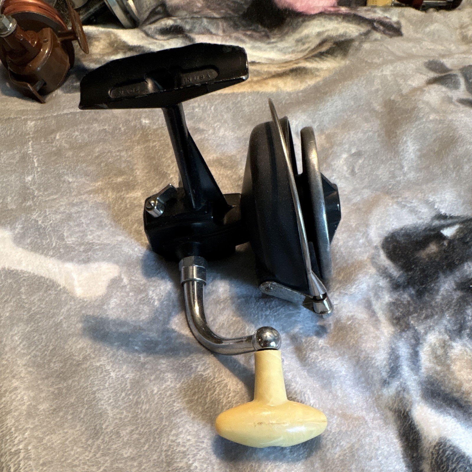 Ocean City 320 Spinning Reel