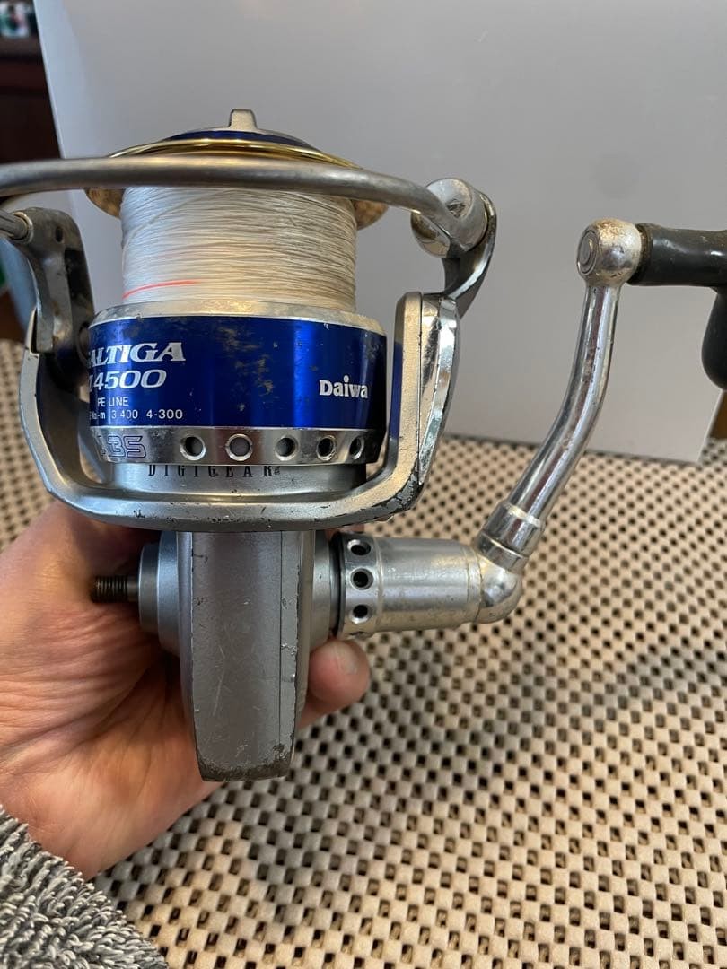 Daiwa Saltiga Z4500 Spinning Reel PE6 300 Bluefin Jigging Used