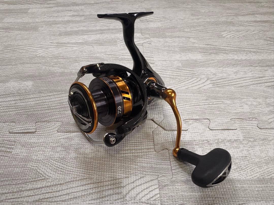 Daiwa Regalis LT4000D-C Spinning Reel Black Gold Used Without Box