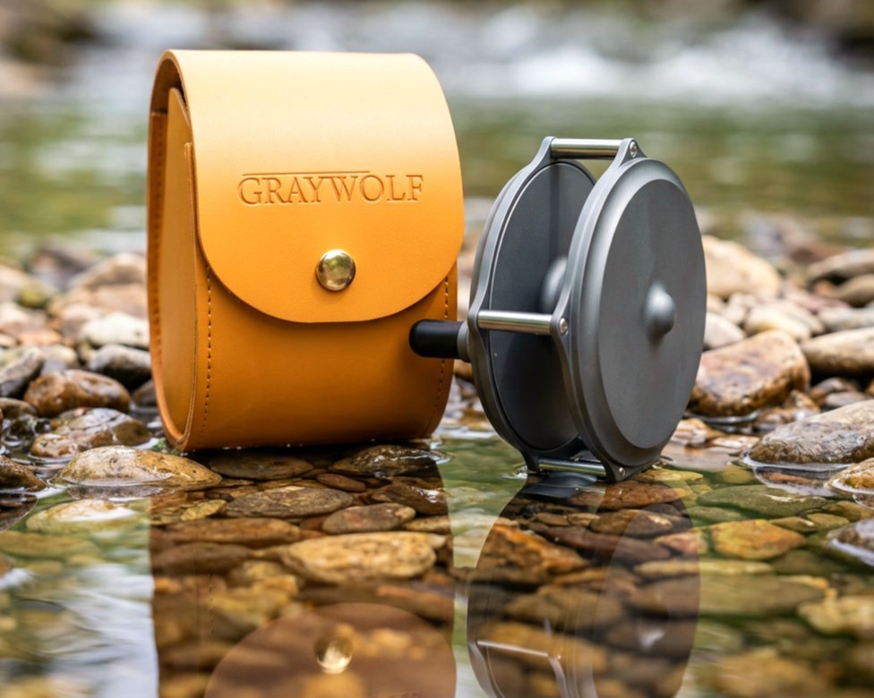 Classic Raised Pillar Fly Reel – Click/Pawl 5wt to 7wt Line – 3″ – Case Included
