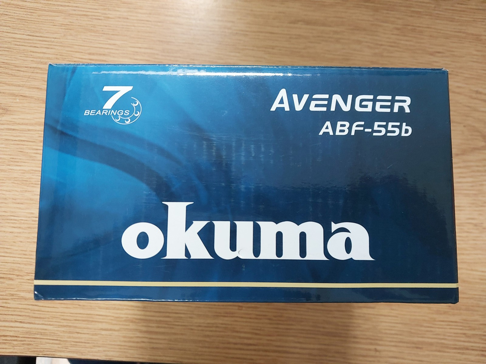 *NEW* Okuma Avenger ABF55b -Saltwater- 7 Bearing – Baitfeeder Spinning Reel
